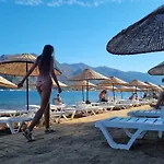 Deniz Manzarali, Plaja 100 Metre, Luks 2 Μαρμαρίς