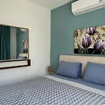 Deniz Manzarali, Plaja 100 Metre, Luks 2 Μαρμαρίς
